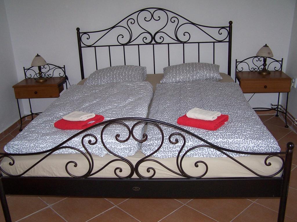 No. 42 Apartman Rožmberk nad Vltavou Szoba fotó
